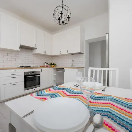 Chrzanowskiego 7 Bright Pet Friendly By Renters Apartment