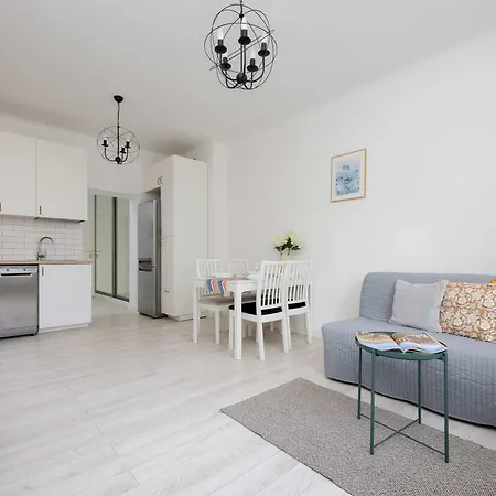 Chrzanowskiego 7 Bright Pet Friendly By Renters Apartment *