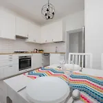Chrzanowskiego 7 Bright Pet Friendly By Renters Apartment