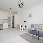 Chrzanowskiego 7 Bright Pet Friendly By Renters Apartment *
